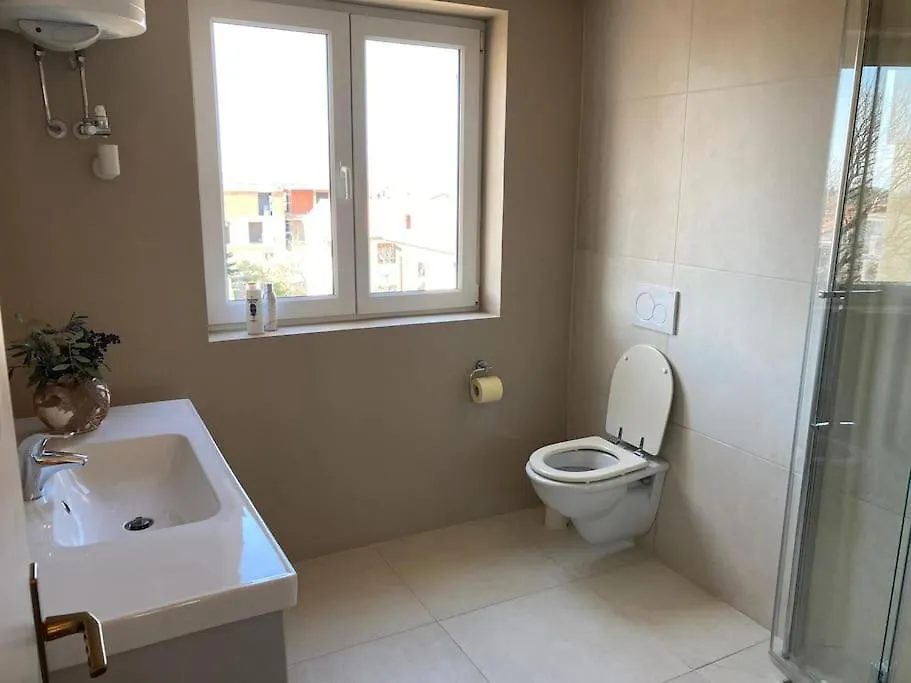 شقة Dachgeschoss-Apartment 